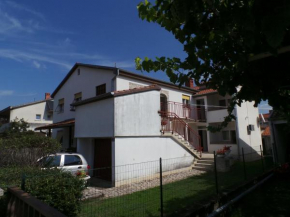 Apartments with a parking space Valbandon, Fazana - 15386